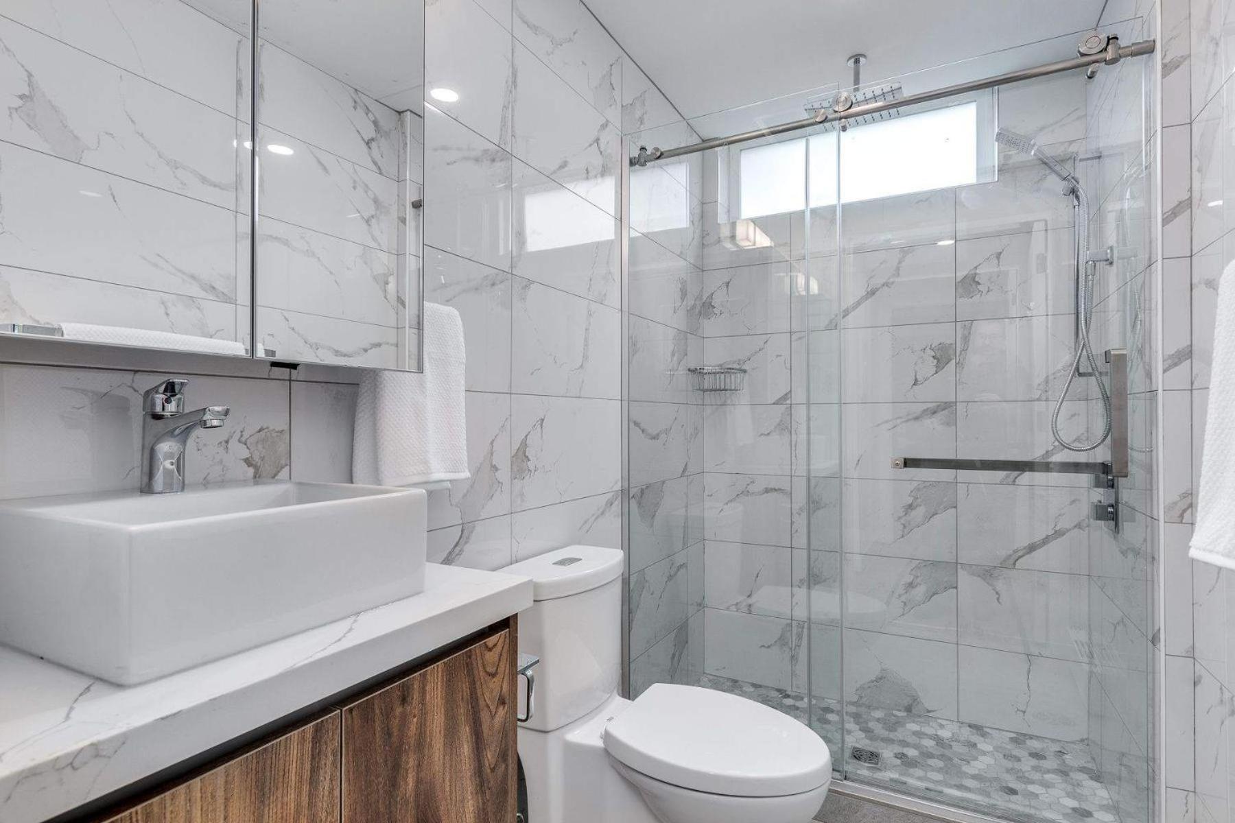 Stylish & Comfortable Urban Retreat * Vancouver