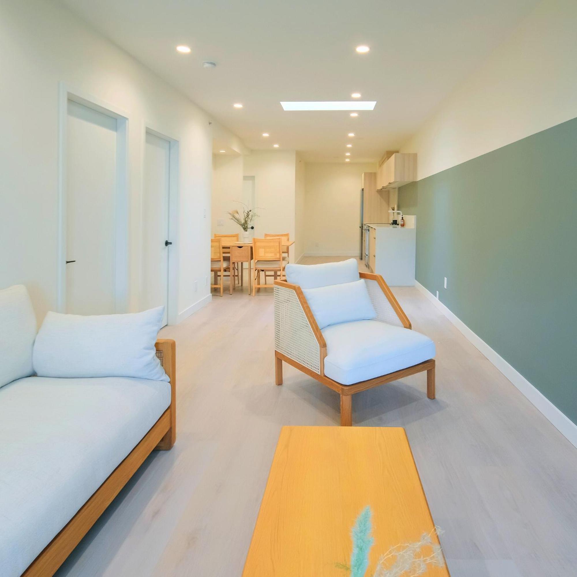 Newly Renovated 2 Bedroom In Japantown! Near Railtown & Gastown! * Vancouver