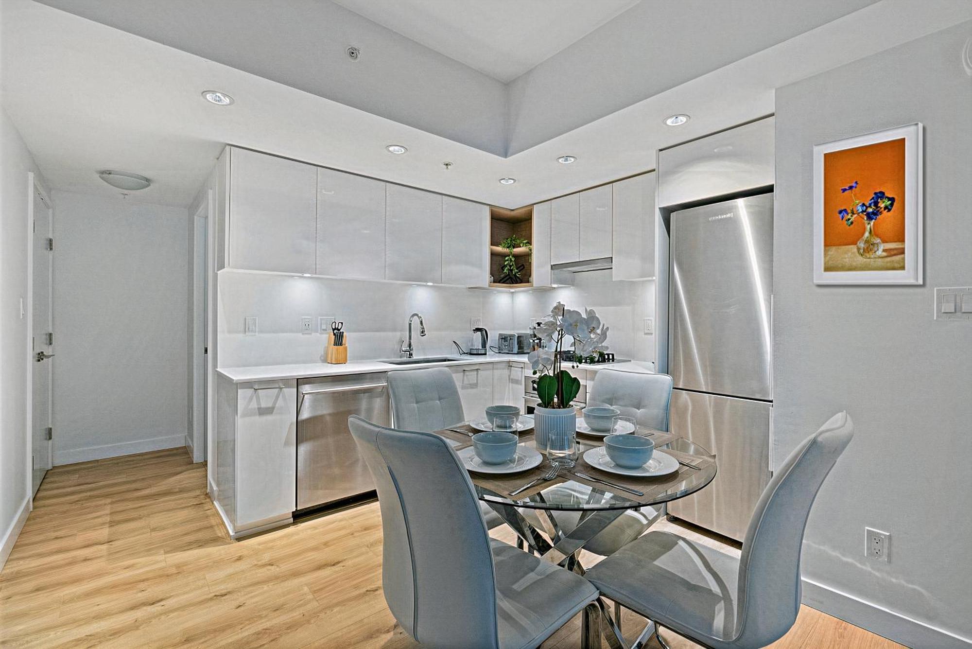 Spacious 2 Bedroom In Prime Yaletown Location Apartment Vancouver