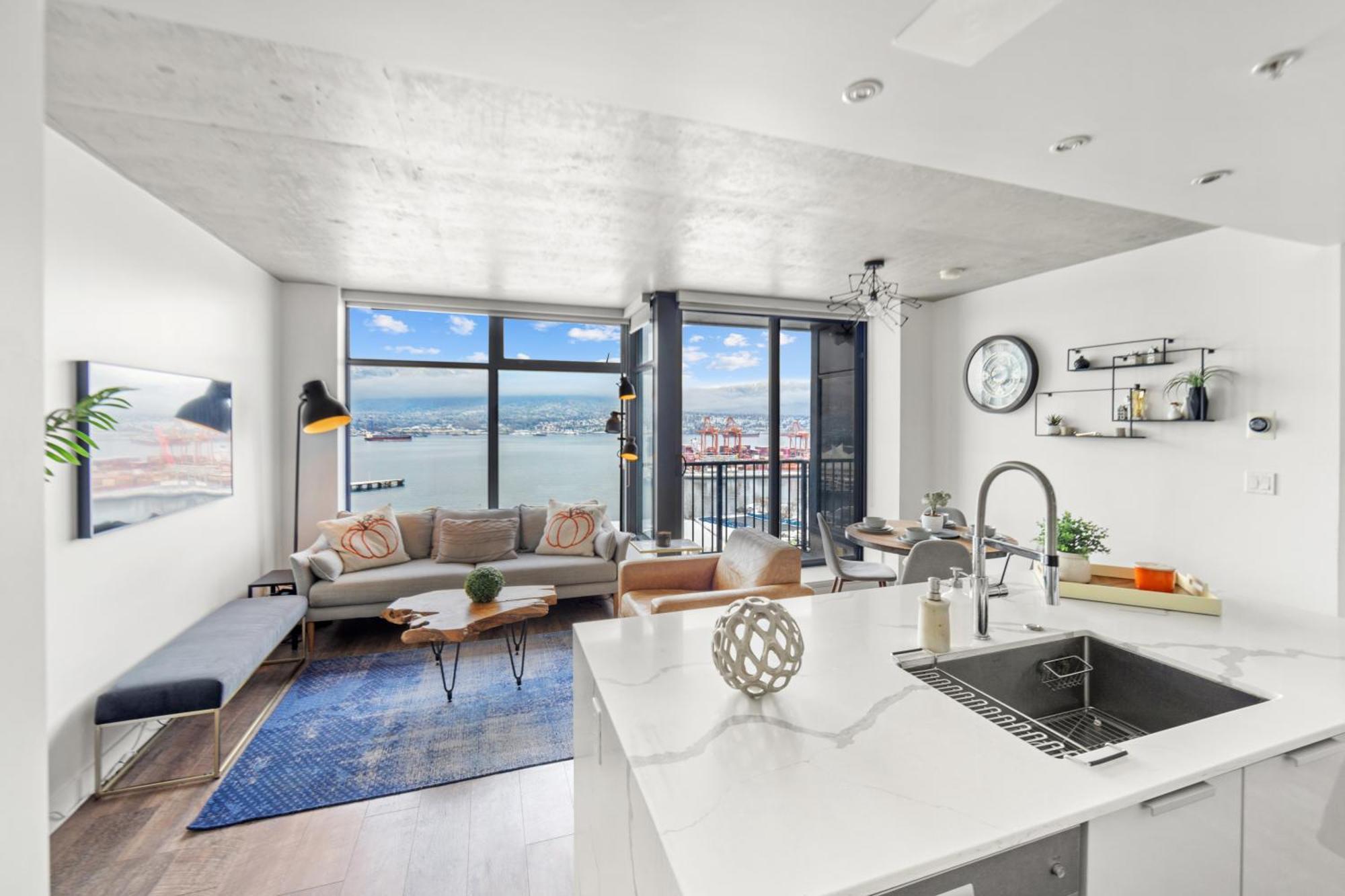 Apartment Spacious 2 Bedroom Downtown Retreat With Stunning Views Vancouver