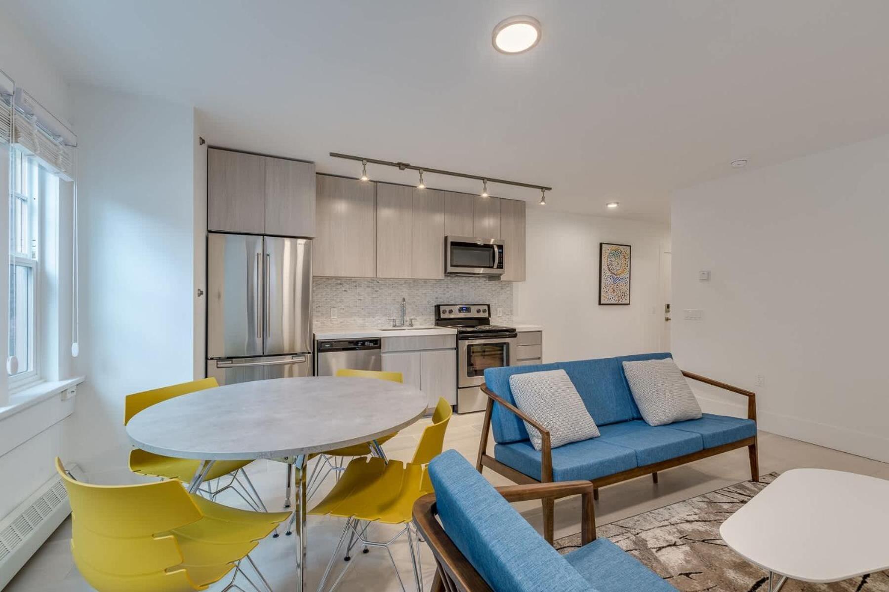 Bright And Airy Perfect For Families And Groups Apartment Vancouver