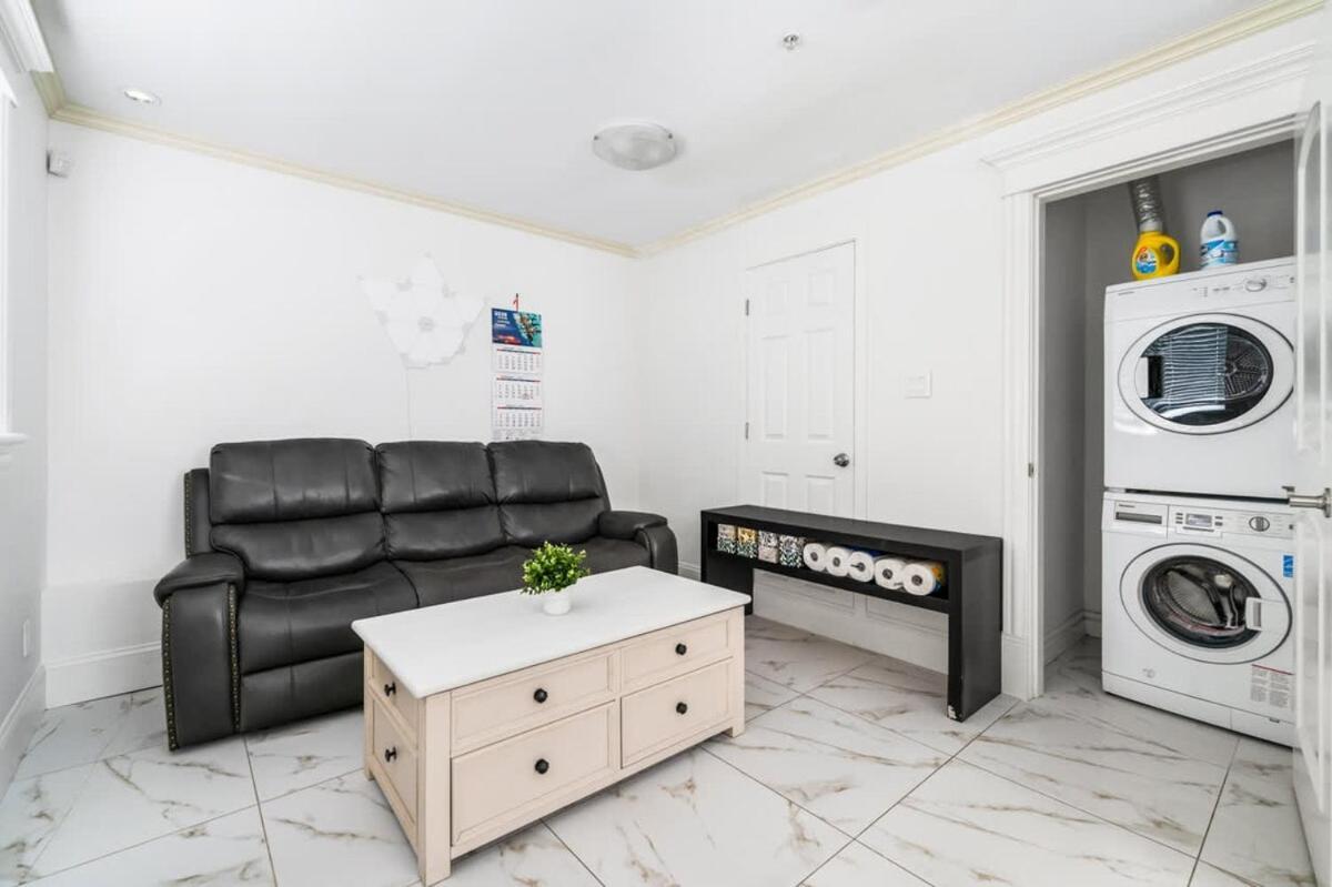 Cozy 2br Retreat In Holiday home