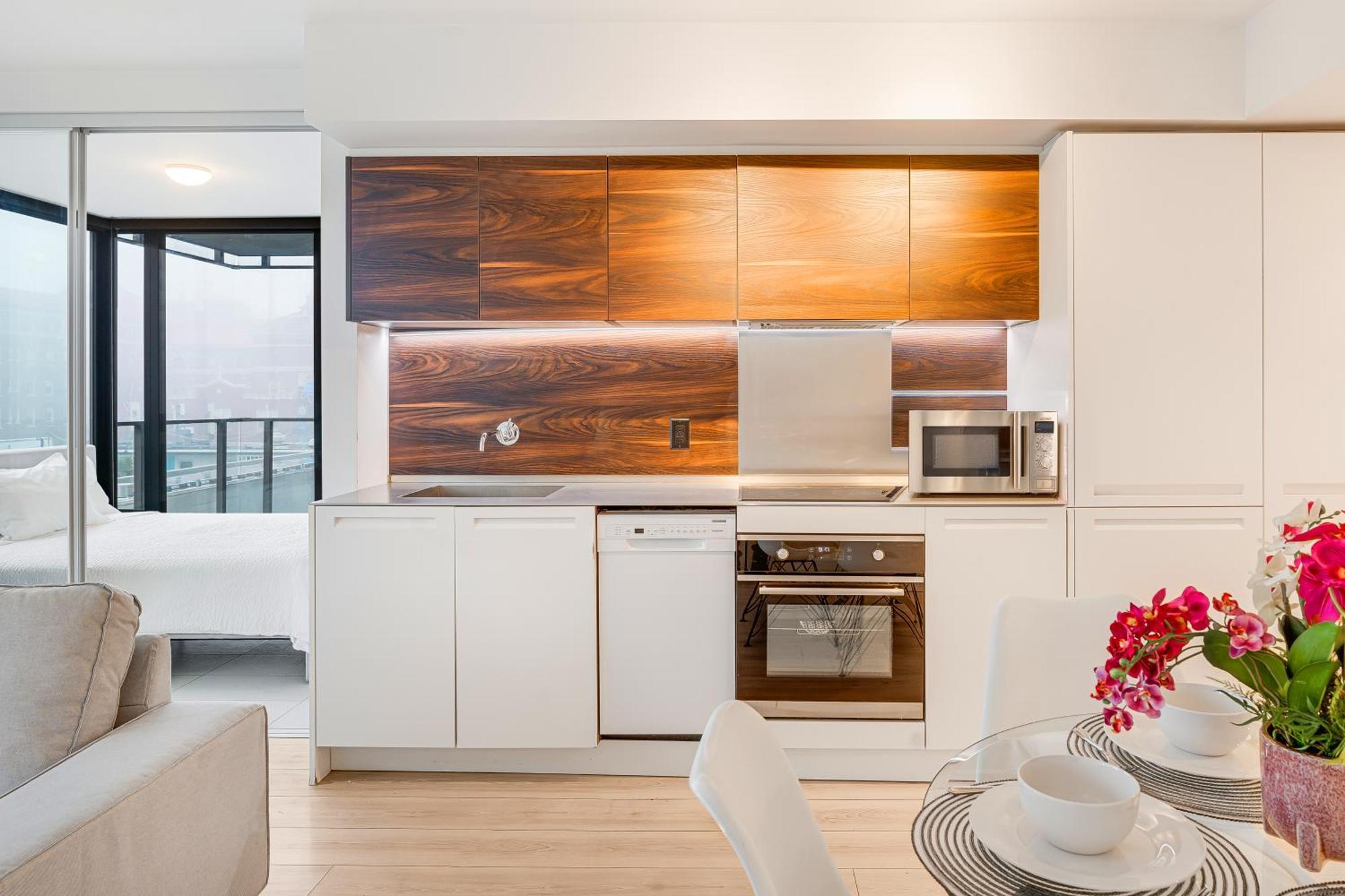 Downtown Gem Renovated 2 Bedroom *