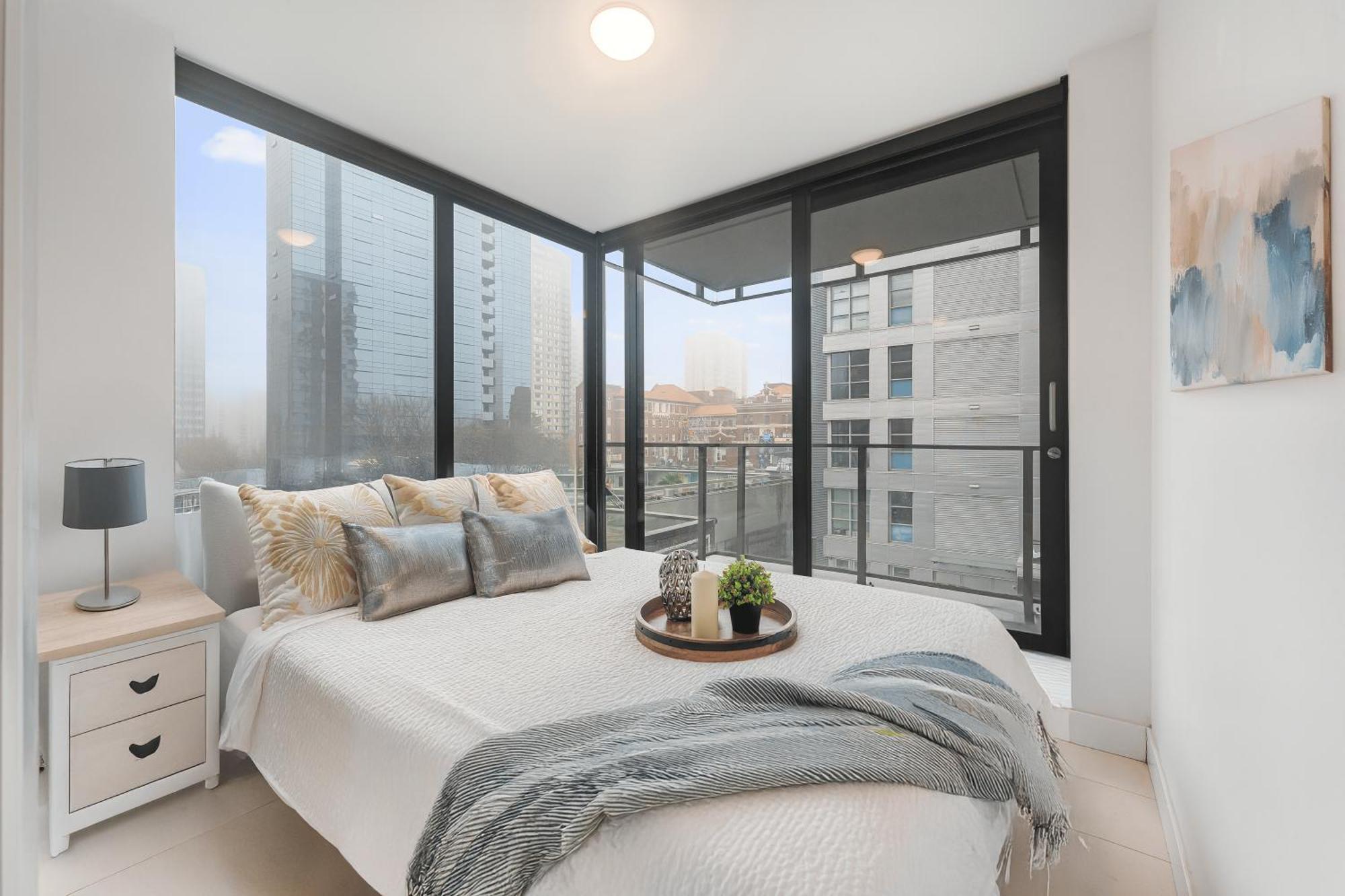 Downtown Gem Renovated 2 Bedroom * Vancouver