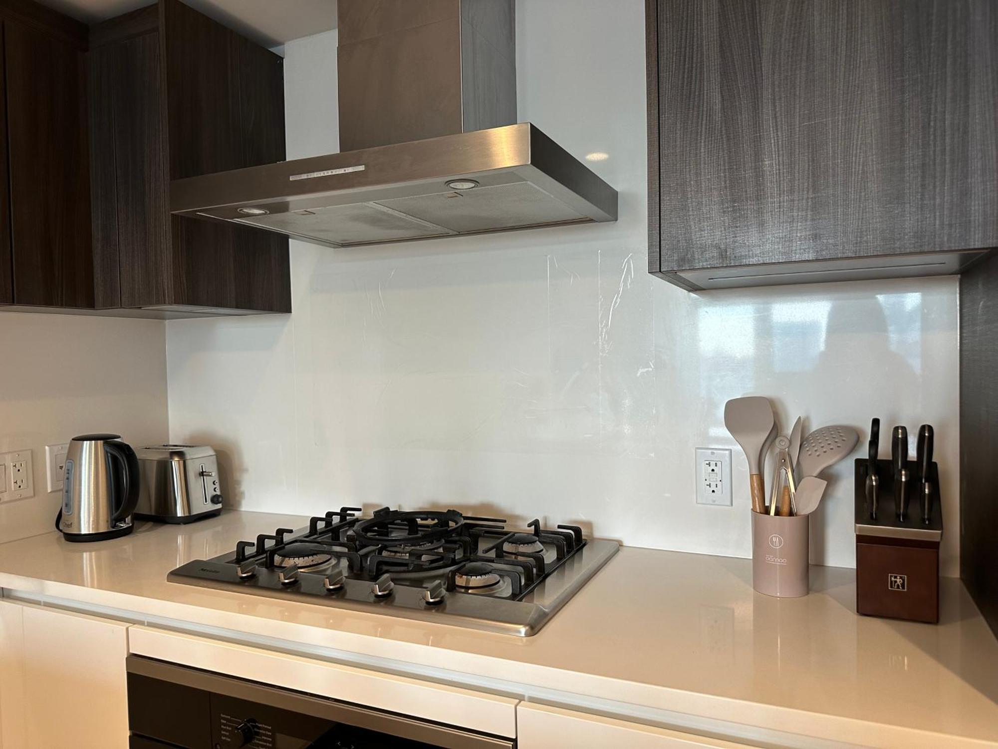Apartment Ubc Pacific Spirit Modern Style