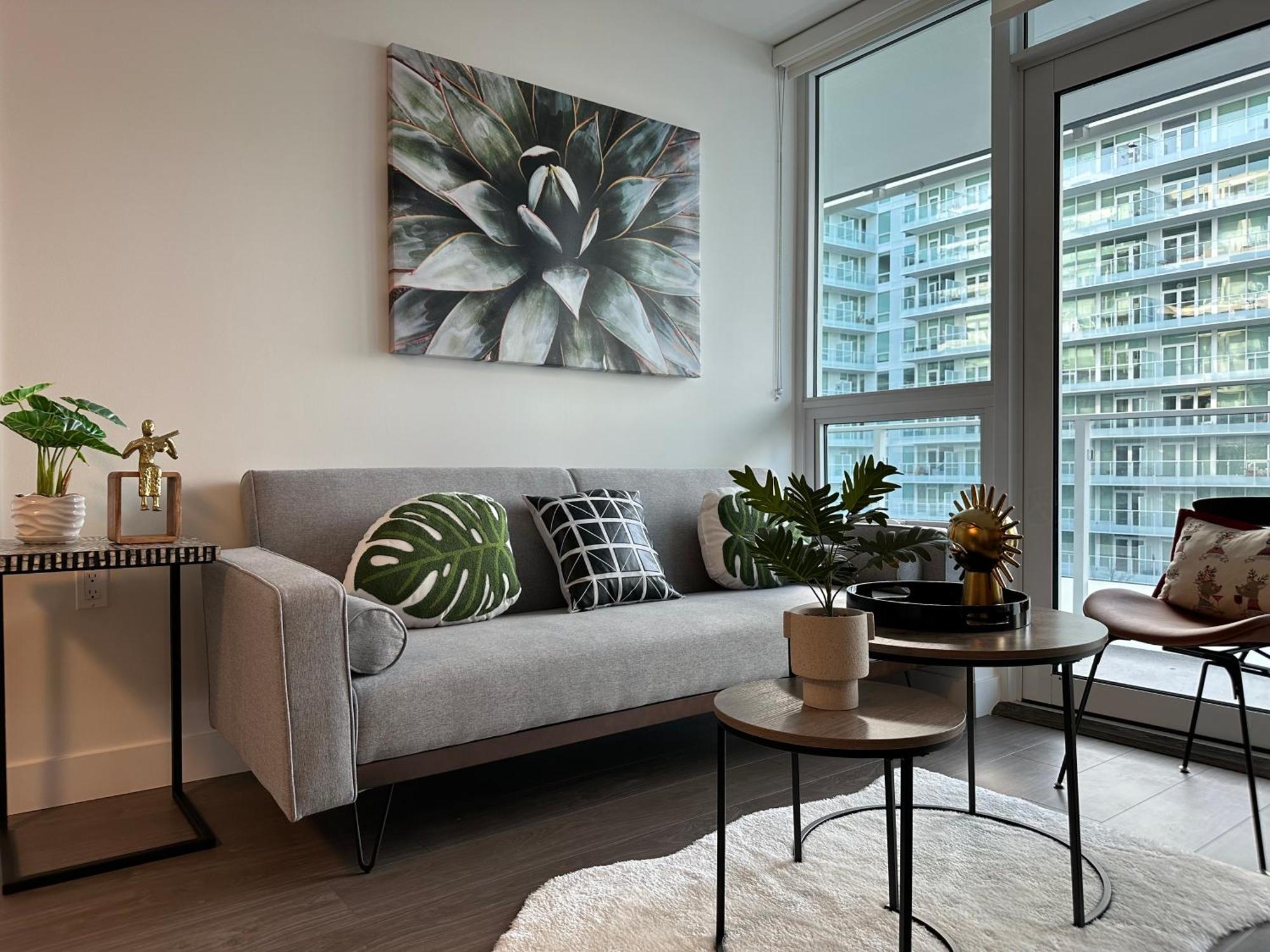 Ubc Pacific Spirit Modern Style Apartment Vancouver