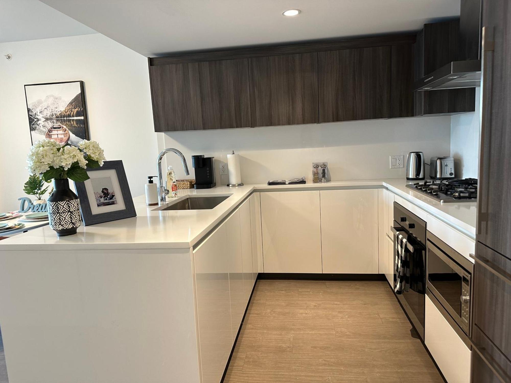 Ubc Pacific Spirit Modern Style Apartment Vancouver