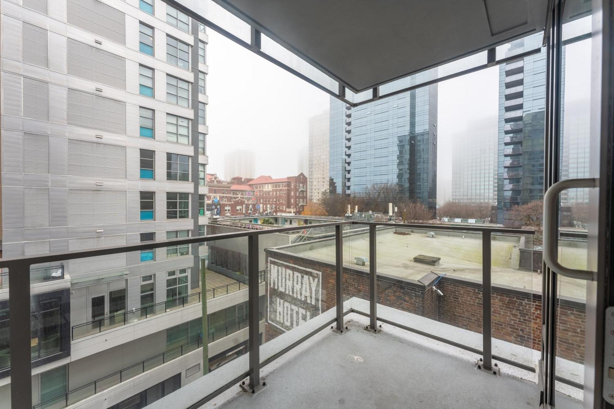 Downtown Gem Renovated 2 Bedroom Apartment Vancouver