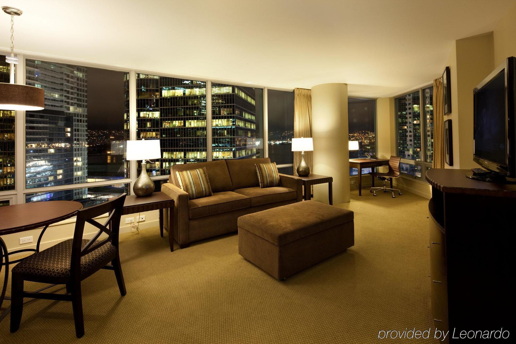Hotel Auberge Vancouver Hotel 4*