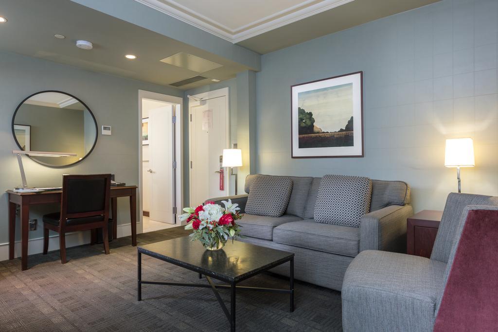 Hotel The St. Regis Vancouver