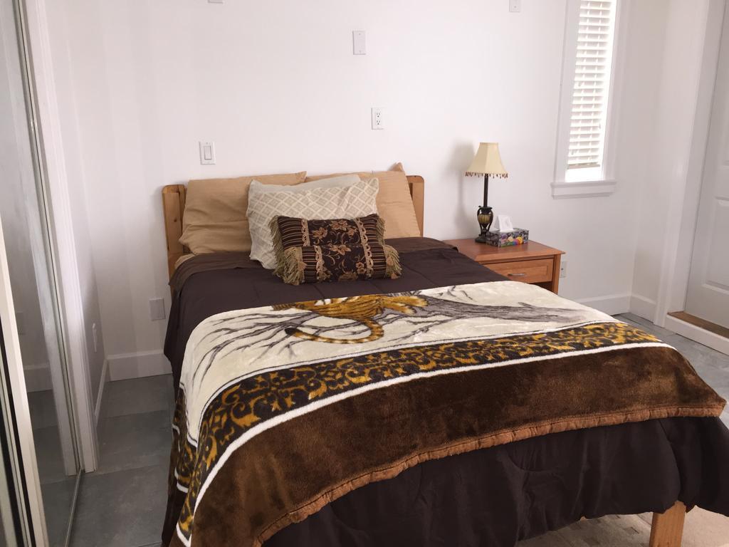 Bed & Breakfast White House 2*
