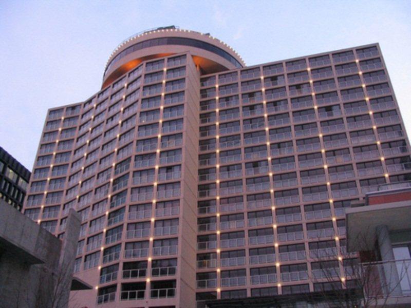 Hotel Pinnacle Harbourfront Vancouver