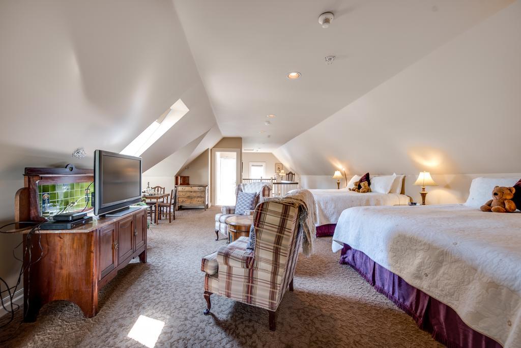 O Canada House 4* Vancouver