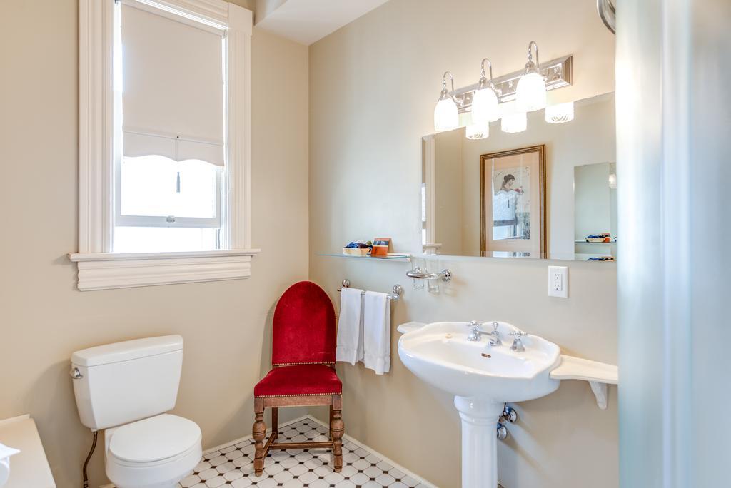 O Canada House Bed & Breakfast