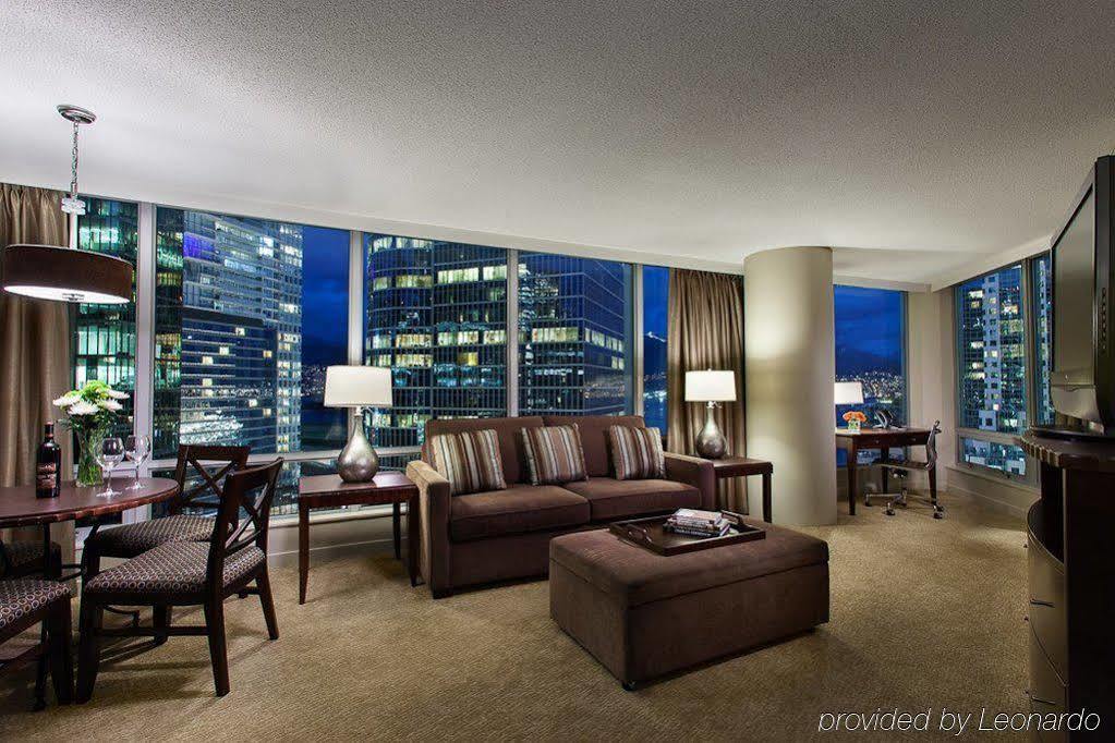 Hotel Auberge Vancouver Hotel 4*