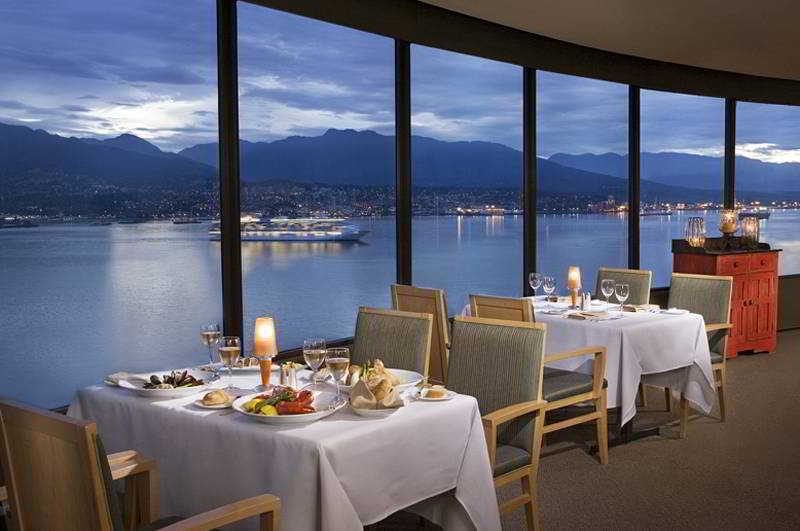Hotel Pinnacle Harbourfront Vancouver