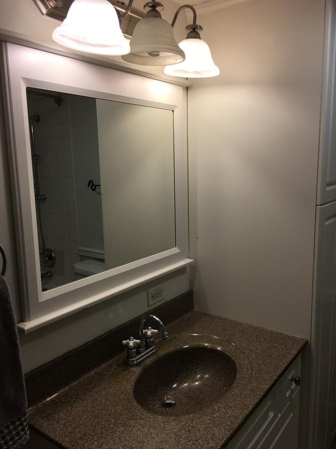 Apartment Twelve Oaks By Marquee Vancouver
