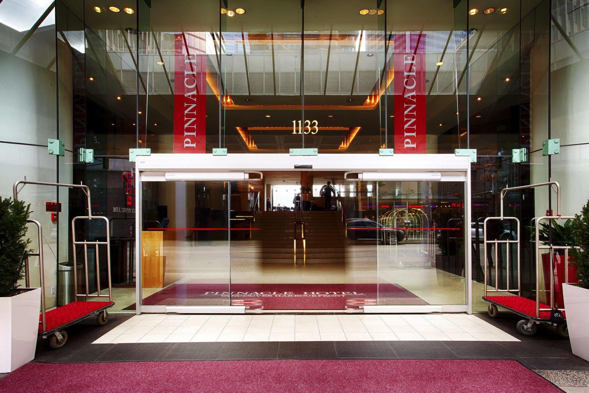 Hotel Pinnacle Harbourfront Vancouver