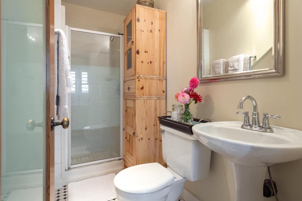 Beautiful, Quiet 3br In Posh Kitsilano Apartment Vancouver