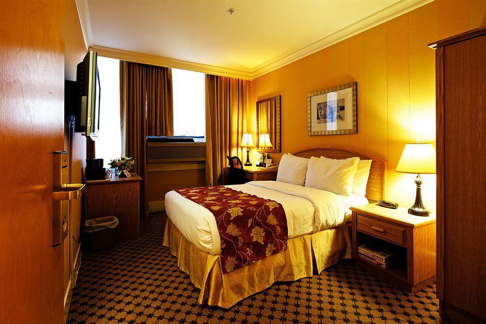Days By Wyndham Downtown Hotel Vancouver