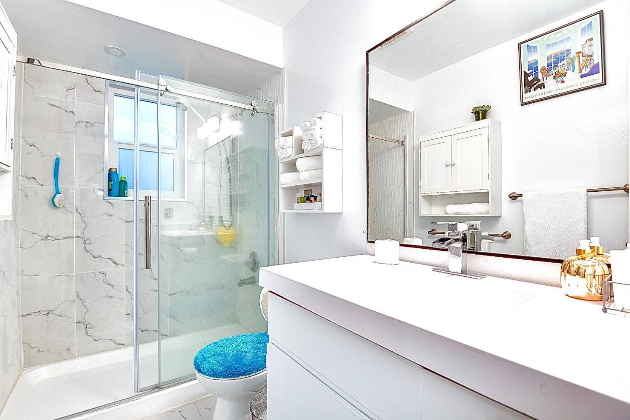 Away From Home-hillcrest, Queen Elizabeth Park 4*