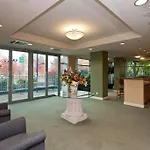 Lord Stanley Suites On The Park