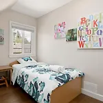 Cozy 4-Bedroom Home In Vancouver