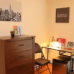 Cozy Room In Vancouver