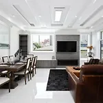 Cheerful 5 Bedroom House In Vancouver