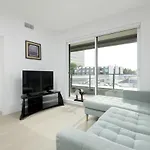 Cozy 2-Bedroom Condo In Vancouver