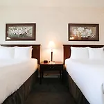 Atrium Hotel Vancouver