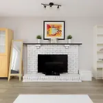 Huge 4 Bedroom Upper Suite