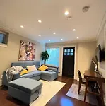 Pg House By Ubc