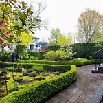 Pg House By Ubc