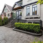 Pg House By Ubc