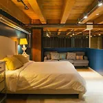 Stylish 1-Bedroom Loft In Gas Town
