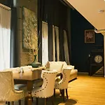 Stylish 1-Bedroom Loft In Gas Town