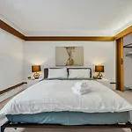 Historic Specious Home In Vancouver West
