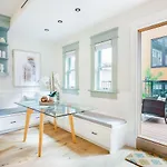 Easeful 2 Bedroom Unit Near English Bay