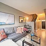 Yaletown Oceanview Gem 3 Bedroom Luxury Haven