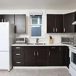 Cozy Home In Kitslano, Vancouver. Free Parking.