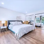 Three-Tree Villa-Central Location