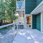 Three-Tree Villa-Central Location