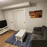 Charming East Van Hideaway - Near Skytrain