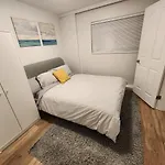 Charming East Van Hideaway - Near Skytrain
