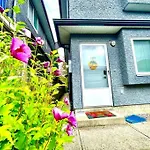 Charming 1Br Near Metrotown Dt Burnaby/ Vancouver