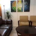 Cozy Cottage Guest Home Close To Downtown Vancouver & Sights & 7-Eleven Convenience Store