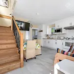 Three Bedrooms Brand New Laneway House Near Public Transit