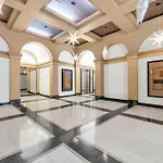 Modern Condo In The Heart Of Dt Overlooking City