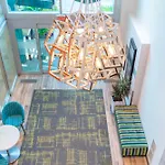 Hampton Inn & Suites, By Hilton - Vancouver Downtown